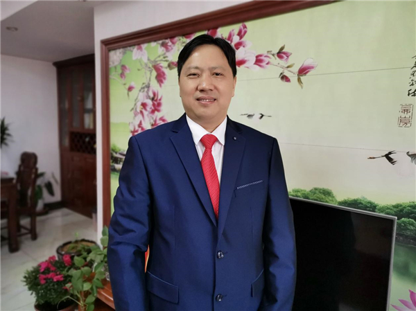 董事長(zhǎng)兼總經(jīng)理：張鐵鋼
